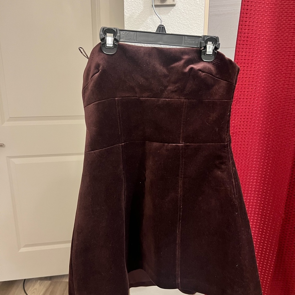 Chic Velvet Mini Dress in Deep Burgundy